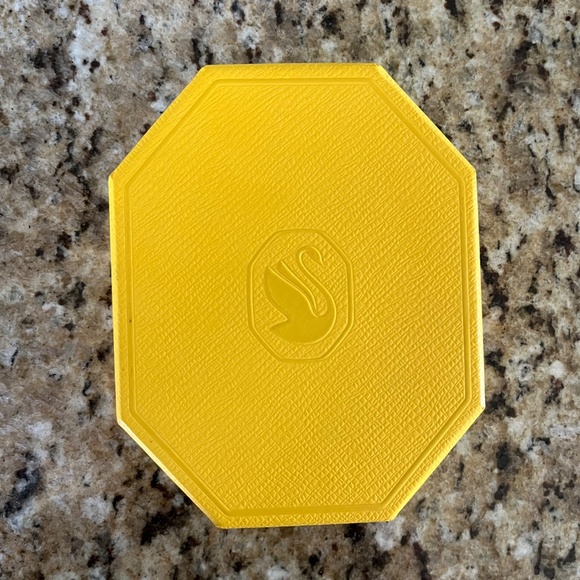 Lucent statement octagon hoop earrings – Pink - Picture 3 of 3